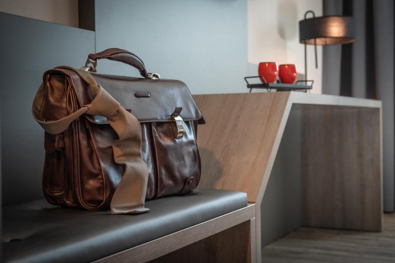 Loginn Hotel Berlin Airport Eksteriør billede
