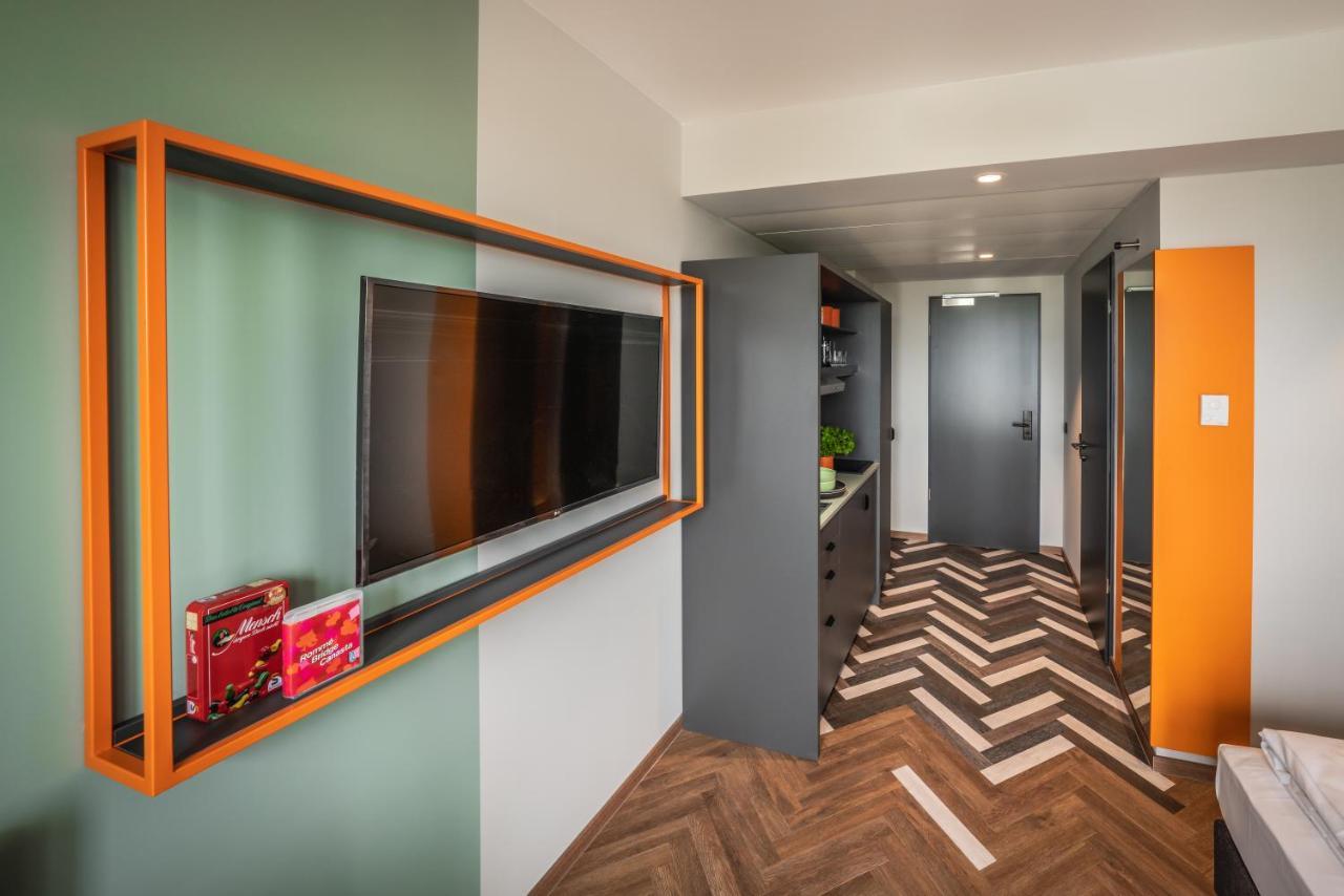 Loginn Hotel Berlin Airport Eksteriør billede